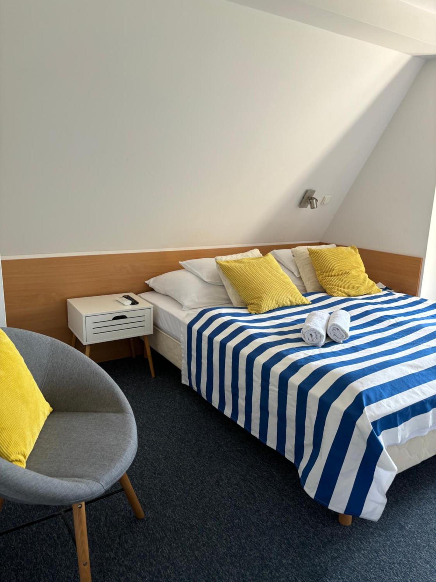 Sziget23 Hotel Ábrahámhegy Exterior foto
